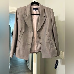 STUNNING 2 PIECE EVAN PICONE SUIT